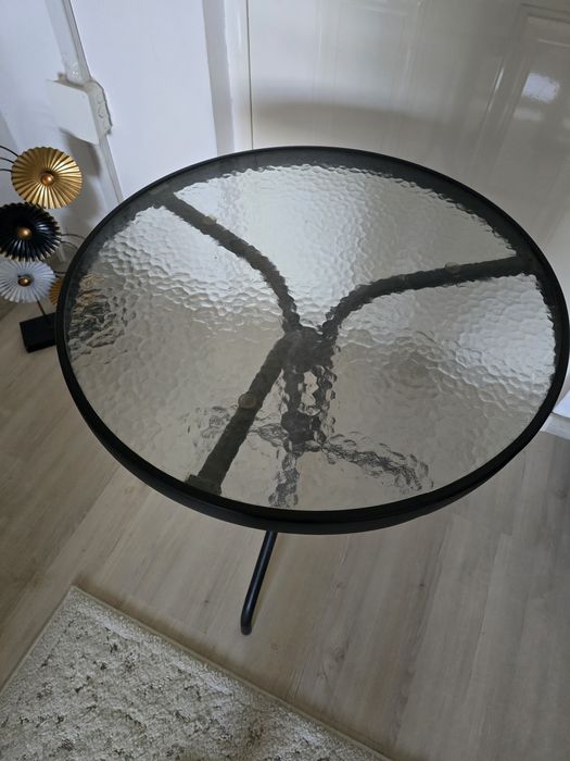 Vând măsuță rotundă,