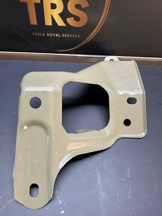 Водач Tesla Model Y