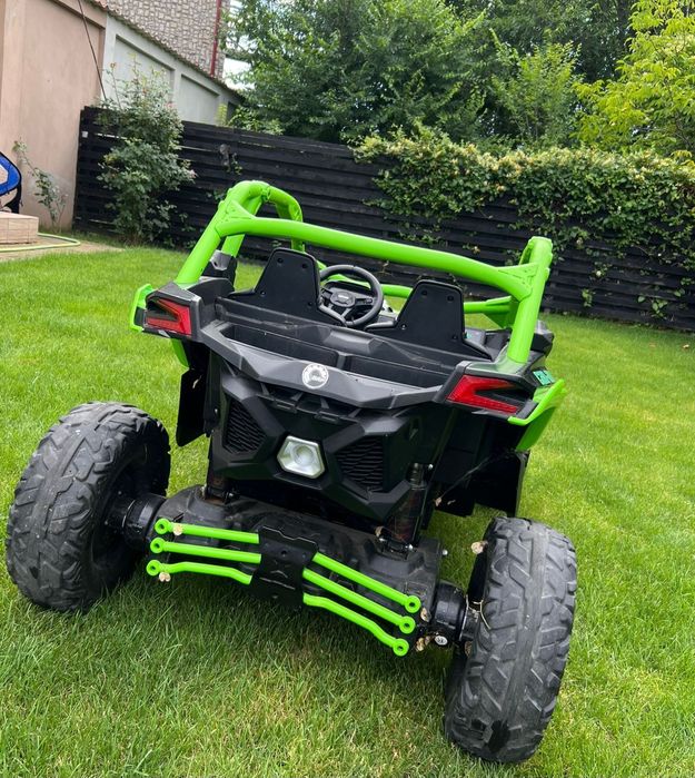 Masina electrica can-am