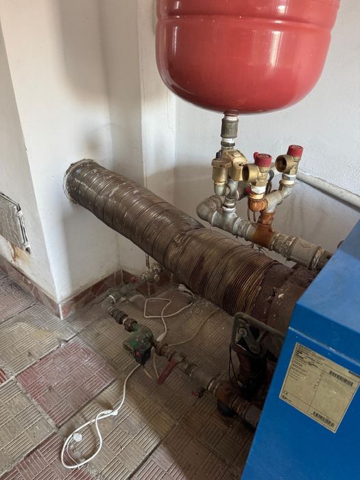 Vând Centrală Fontă VIADRUS U22 D - 49kW (10 elemenți).