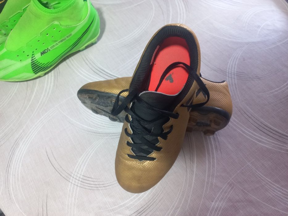 Детски бутонки NIke