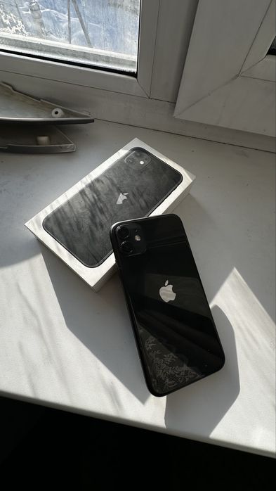 Продам айфон 11