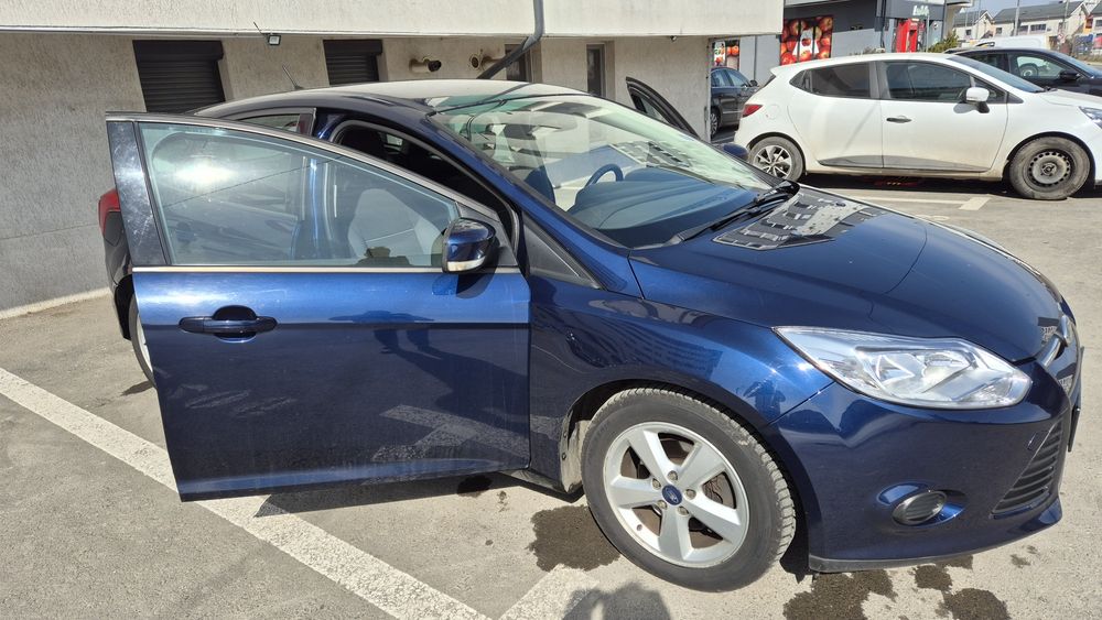FORD Focus 2011 — imagine 26