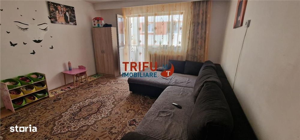 Apartament 3 camere de vanzare zona Cetate