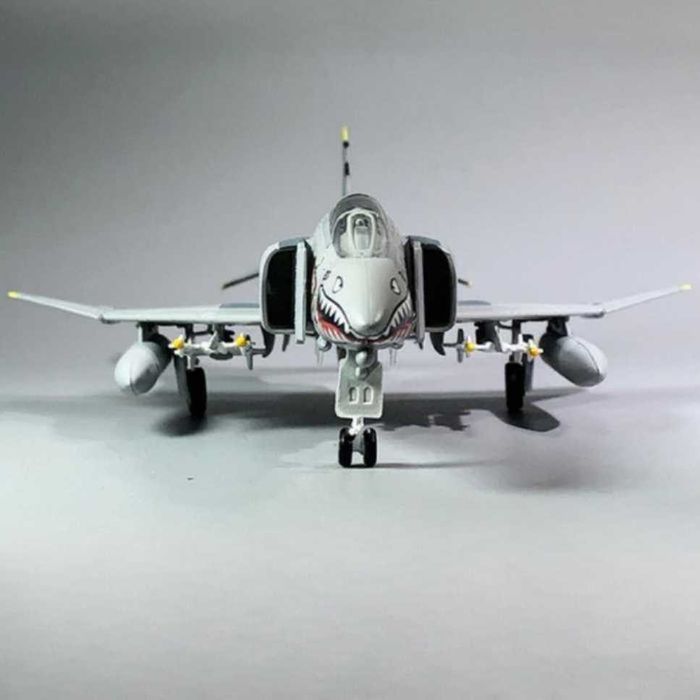 Macheta avion metalica F-4C Pirate Phantom II Navy 1:100 18cm