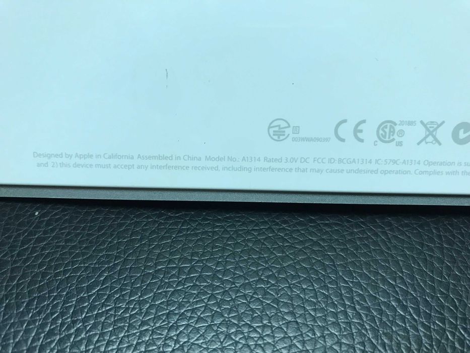 Комплект оригинални безжични клавиатури и мишки на Apple