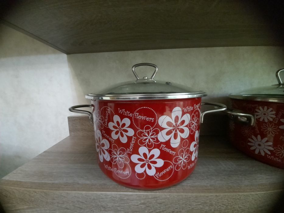 Набор новый  из трех кастрюль.