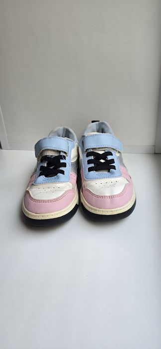 Кросовки на девочку. 32 размер