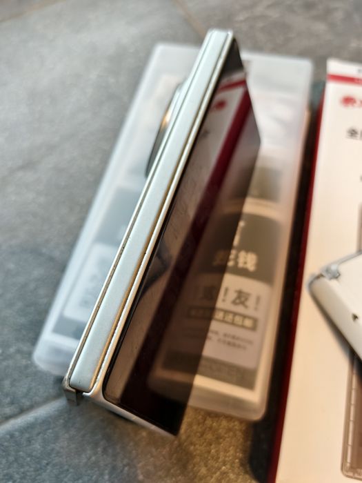 Vivo X Fold 3 Pro – 512GB – stare foarte bună – funcționează impecabil