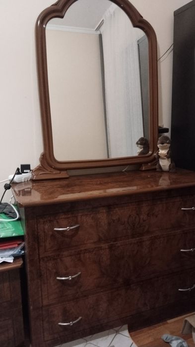 Спальный гарнитур