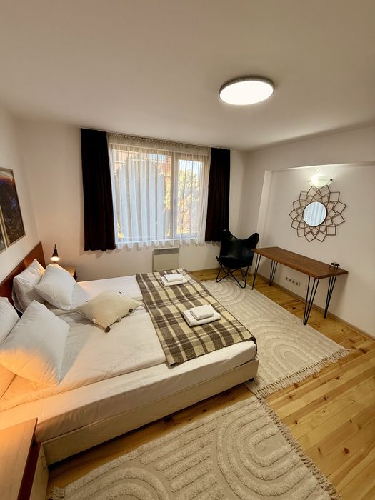 Дава се под наем Двустаен апартамент в Банско - 70 кв.м за 380 € - Снимка #1