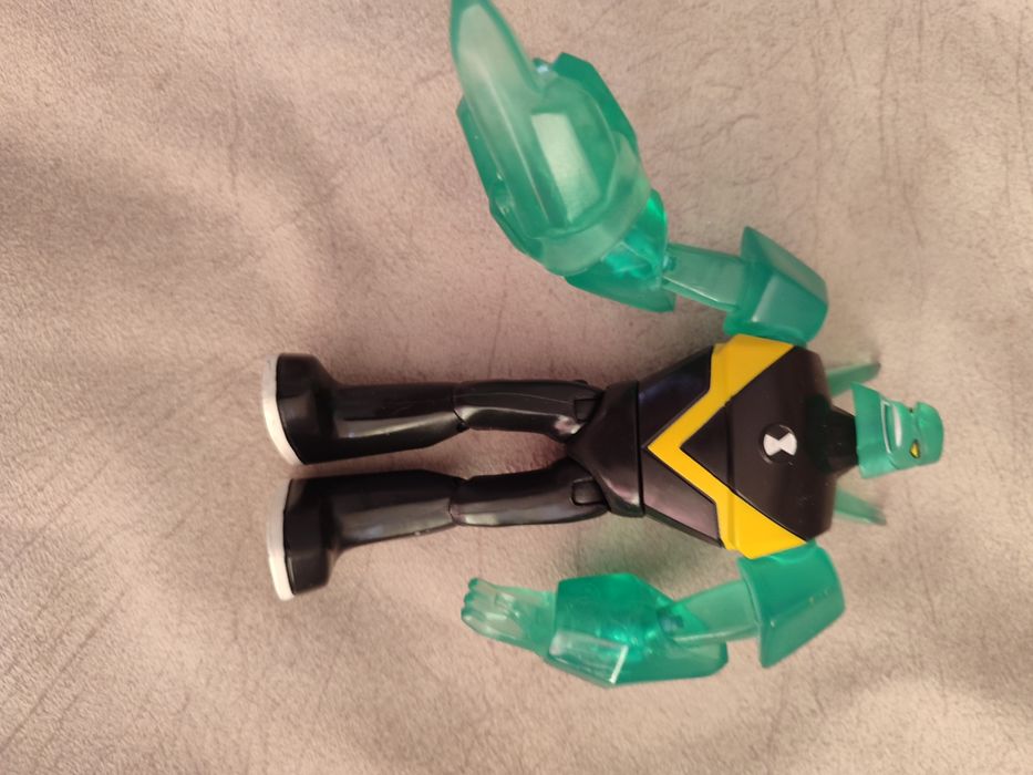 Бен 10: Фигурка Алмаз из Омнитрикс