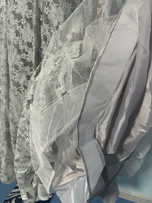 Продам платье нарядное, размер S