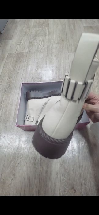 Har xil ayollar kiyimlari