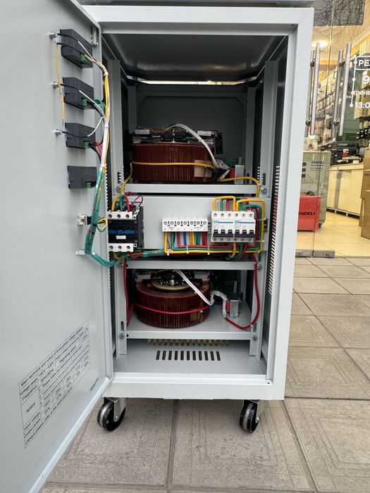STABILIZATOR napryajeniya ANDELI-SVC-30kv 380V QR-kod Original