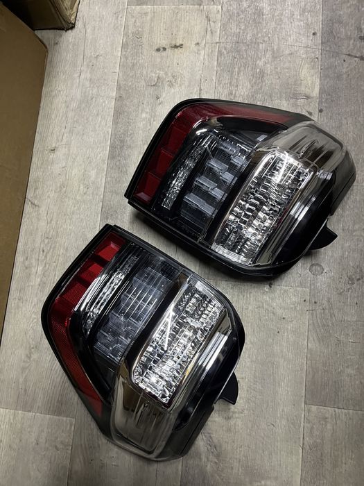 Фонарь Toyota 4runner 13-
