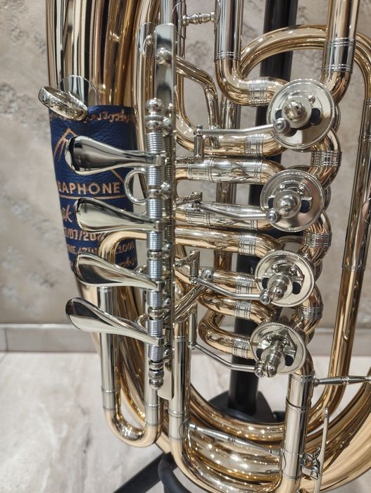 Vând tenorhorn/basfligorn/bariton Miraphone