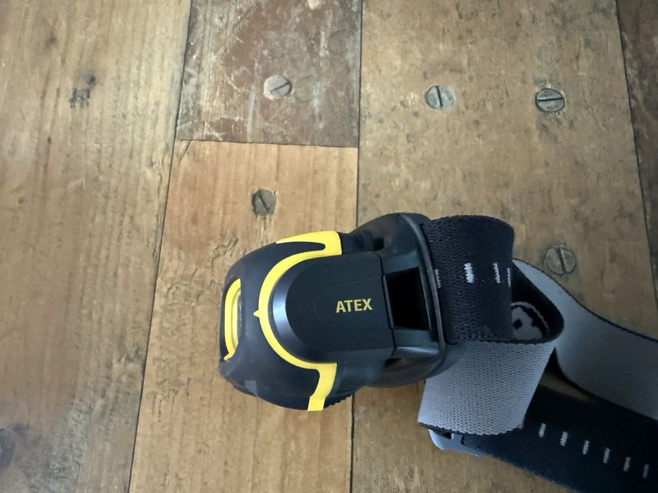 Челник PETZL pixa 3