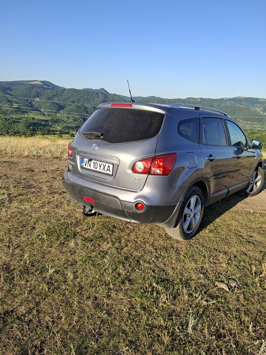 Vînd nissan qashqai +2 2009