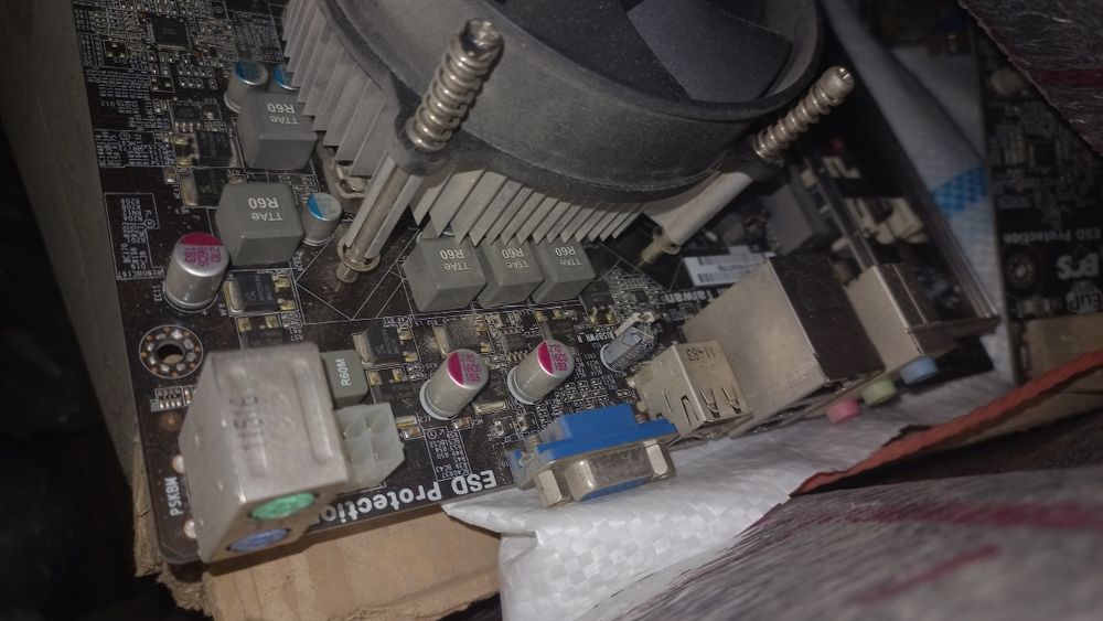 DDR 3 H 61 +  2 gb operativka platala sotiladi