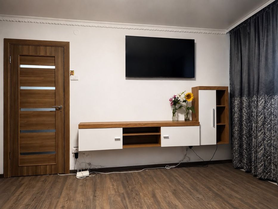 Închiriez apartament