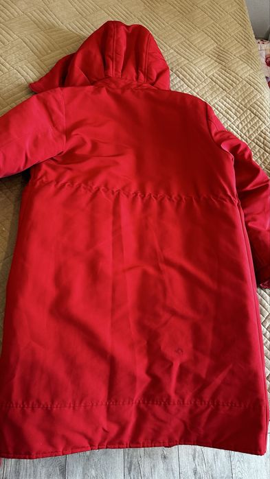 Парка зимняя красная