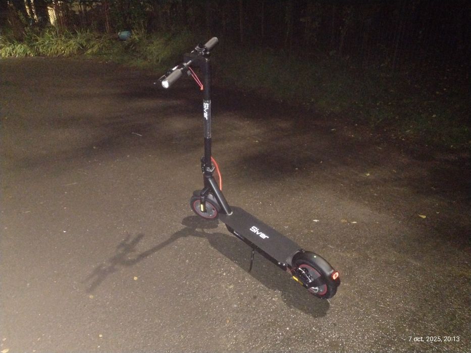 Trotinetă electrica siver 10 plus , cu mici defecțiuni