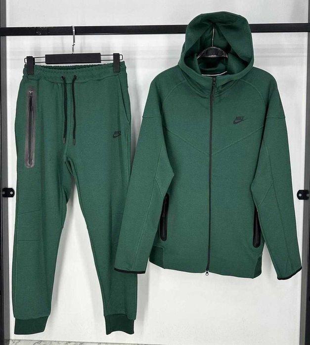 Trening Nike Tech Fleece MODEL NOU 2025