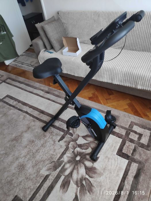 Bicicleta fitness Zipro Future X, Volanta 4.5kg, Greutate max 110 kg, 8 nivele, cu afisaj dist , puls , kcal, pliabil