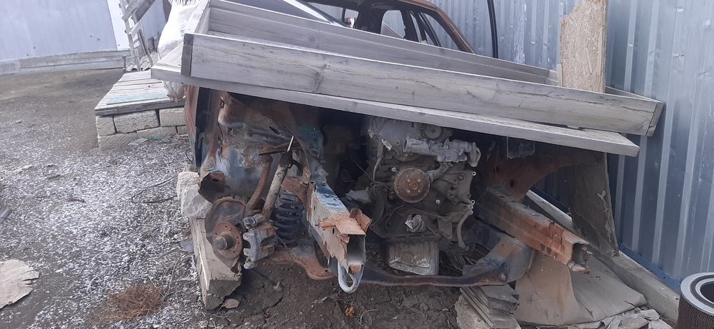 Запчасти мерседес 210