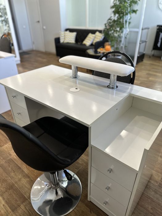 Аренда маникюрного стола