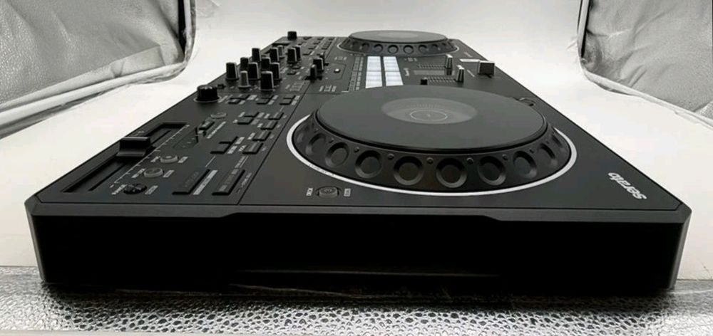 DDJ-REV5  Performance DJ Controller