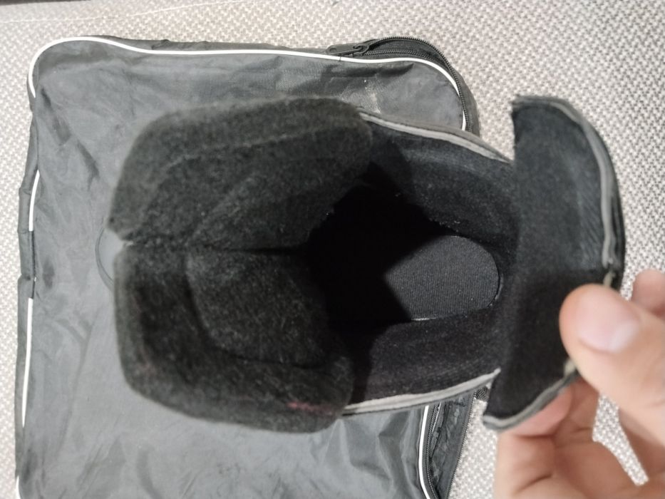 Коньки продайю. Срочна 45 размер