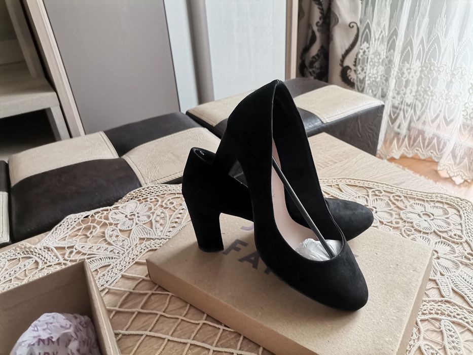 Pantofi negri cu toc gros