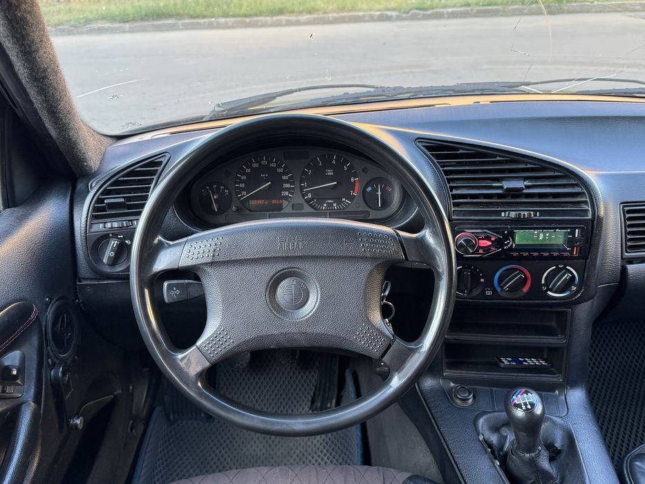 Продам BMW E36 1991года