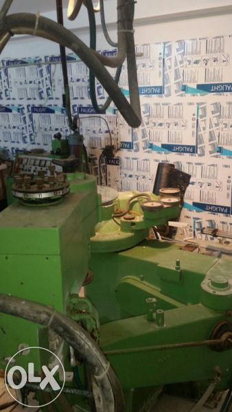 Машина за обработка на стъкла с правилна и неправилна форма