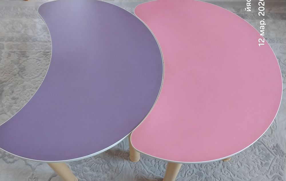 Детские столы. Цена за 1 стол- 550 млн. Цена за 2 стола-1 млн