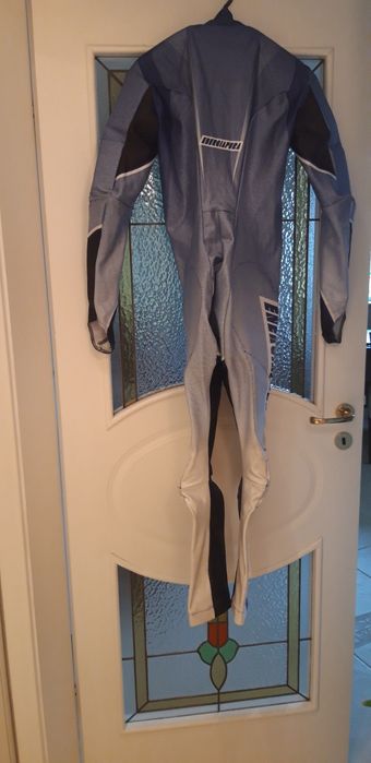 Скиорски юношески  състезателен гащиризон.