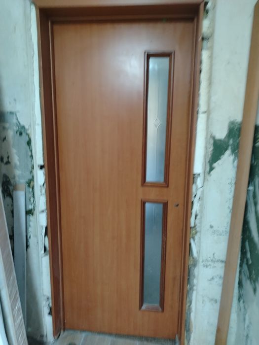 Продаю межкомнатные двери, б/у.
