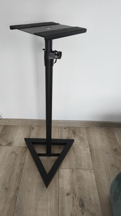 Standuri Boxe Adam Hall SKDB-039