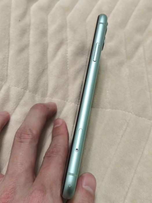 iPhone 11. 64г..