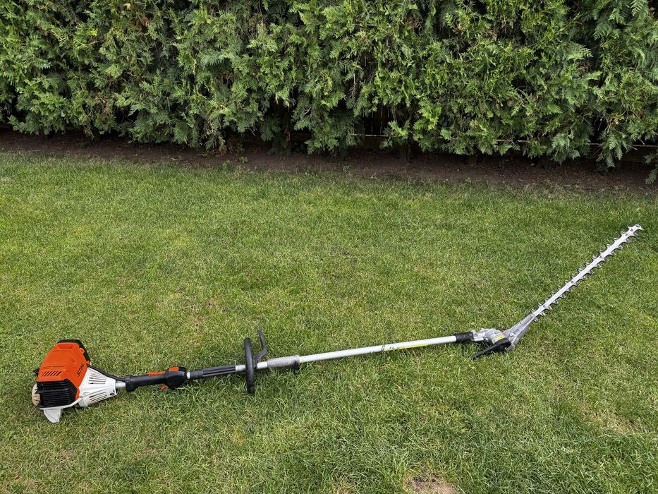 Foarfeca tuia-gard viu Stihl KM 131R, endomodor profesional!