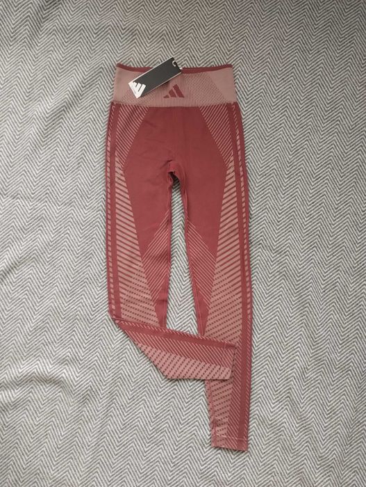Adidas red спортен дамски клин XS