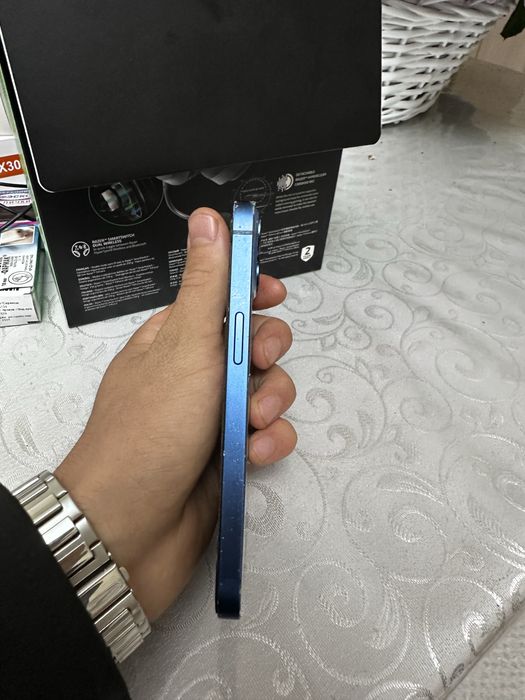 Продам iPhone 13, 128 GB,