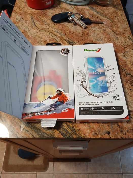 Huse noi Note 10 plus 150 RON amandoua