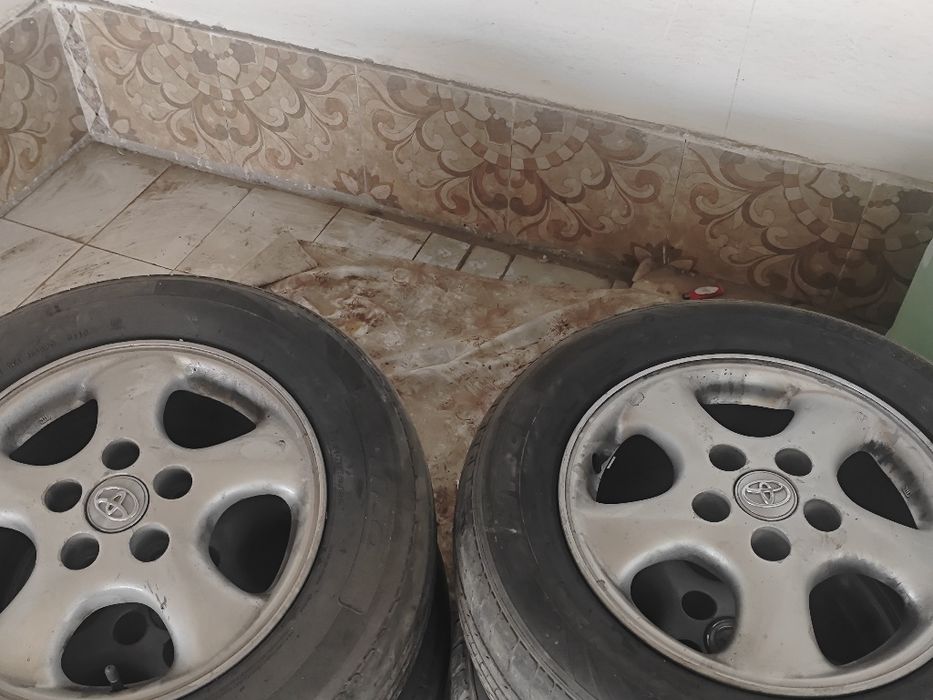 Продам титанки от виндом камри