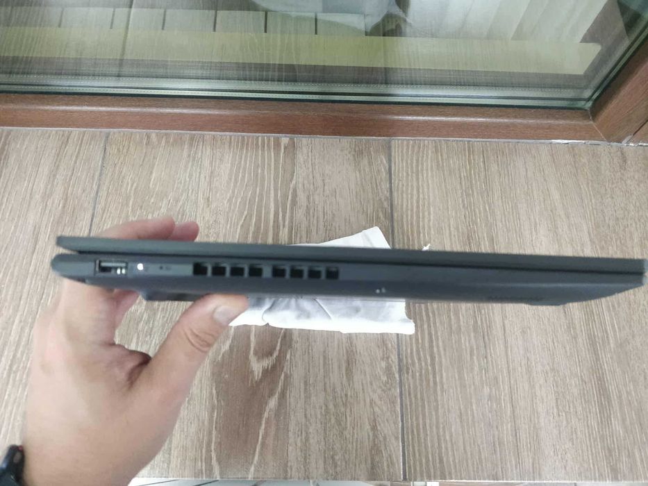 Laptop ASUS Vivobook AMD Ryzen 5 7430U 4.3GHz 16" WUXGA IPS 16GB 512GB