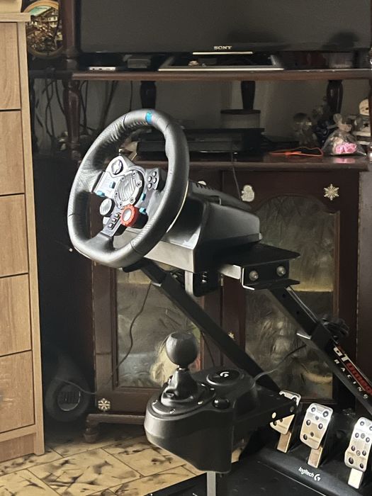 Волан педали и скоростен лост logitec g29