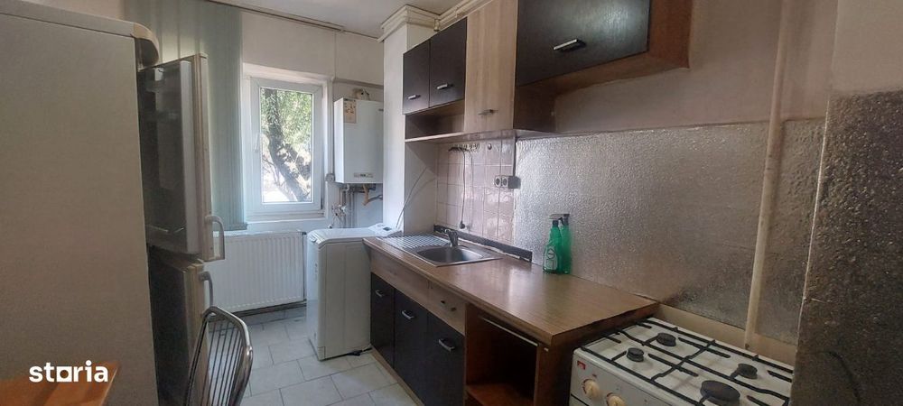 Inchiriez apartament cu 3 camere COMISION 0