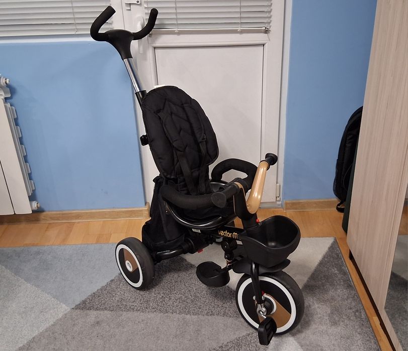 CHIPOLINO Триколка със сенник ВЕКТОР MG 360° ЧЕРЕН